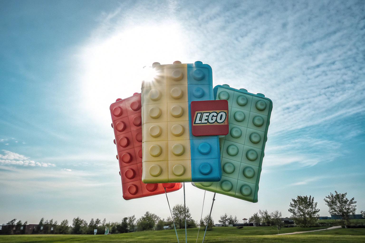 Bunte 32-Zoll-Bausteinballons mit einer Baustein-Flagge für Partydekorationen. Bunte Bausteinballons