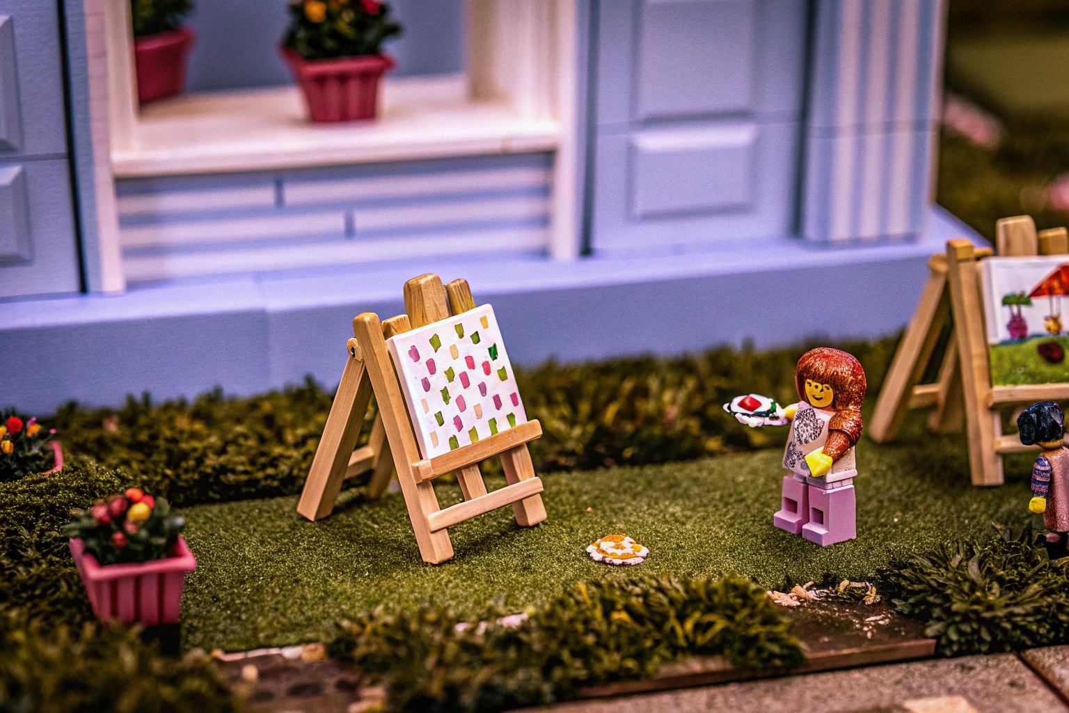 Das LEGO Friends Heartlake City Gemeinschaftszentrum mit den verschiedenen Bereichen und Spielfiguren. LEGO Friends Heartlake City Gemeinschaftszentrum im Spiel