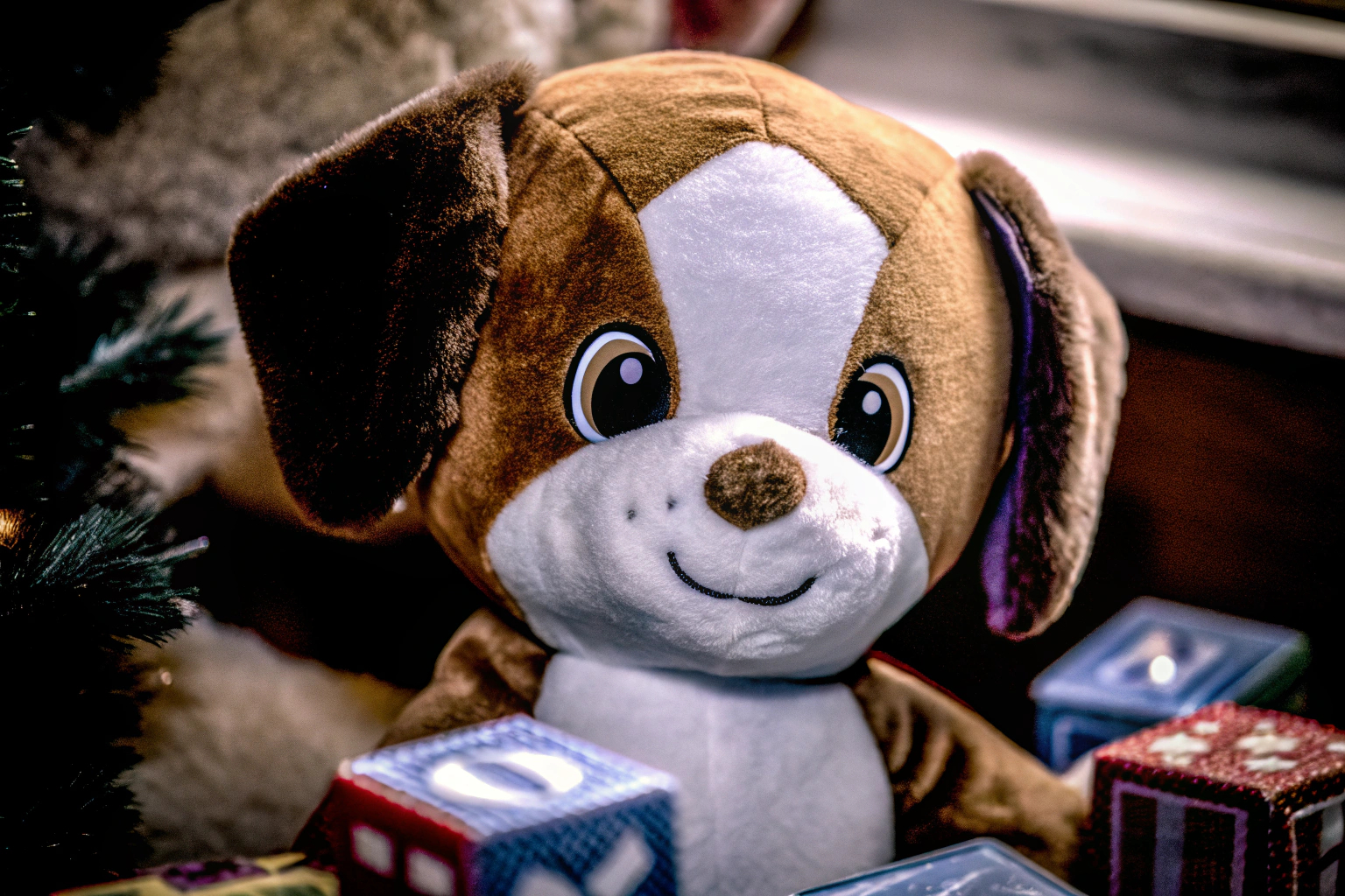 Detailaufnahme des Fisher-Price Lernspaß-Hündchens, das einem Baby beim Lernen und Spielen hilft. Interaktives Kuscheltier für Babys