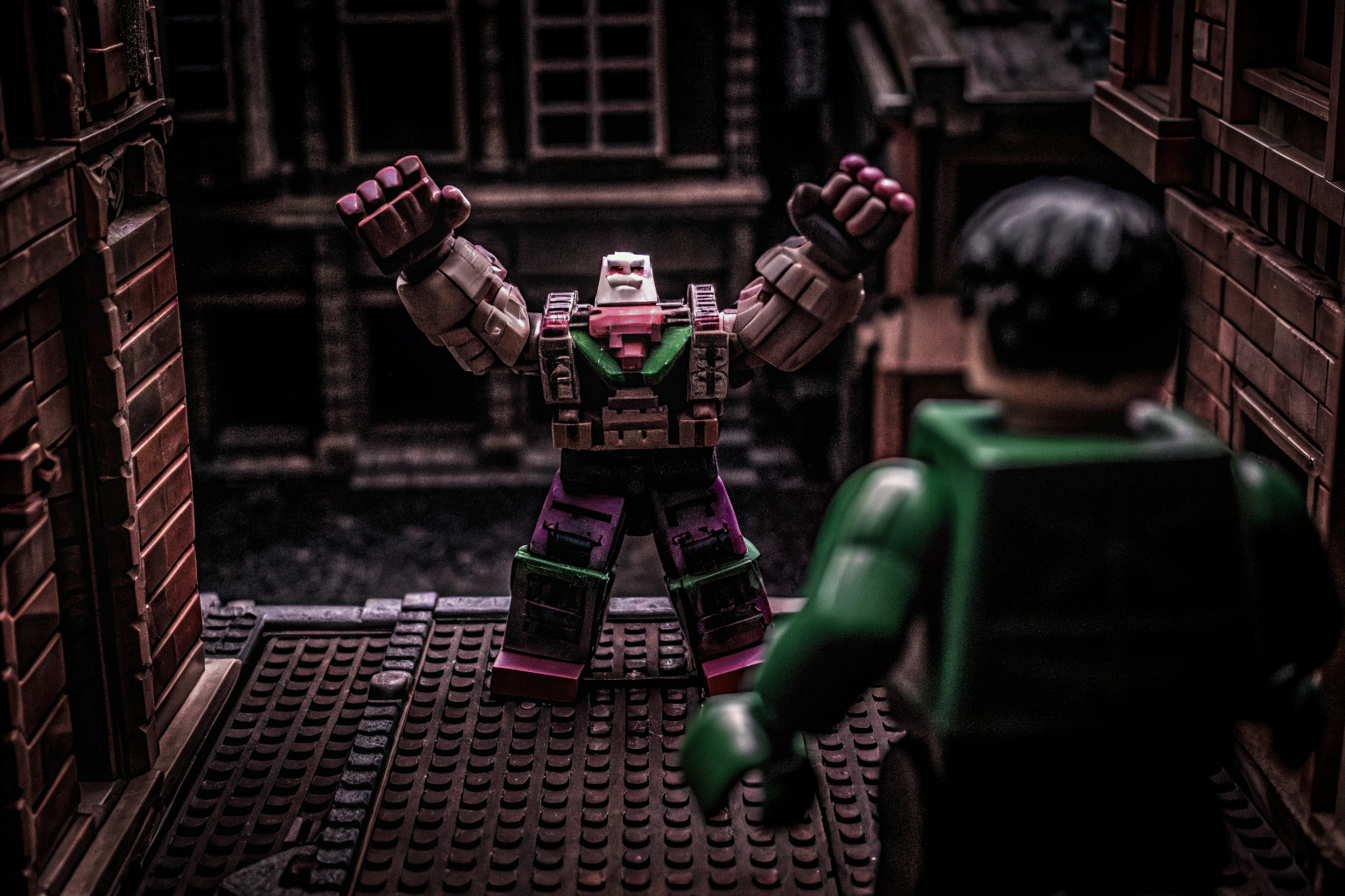 Eine dynamische Darstellung des LEGO DC Superman Mech vs. Lex Luthor Sets, die die epischen Duelle zwischen den Superhelden zeigt. LEGO Superman Mech vs. Lex Luthor in Aktion
