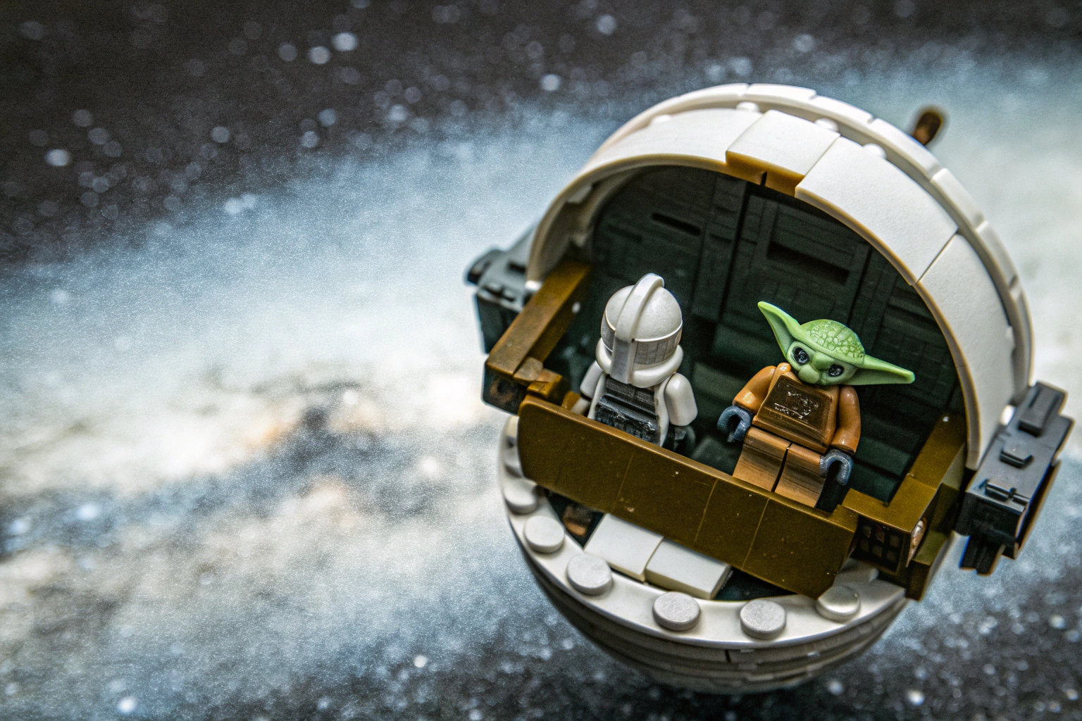 Grogu in seiner Repulsorwiege aus LEGO Star Wars LEGO Star Wars Grogu Repulsorwiege