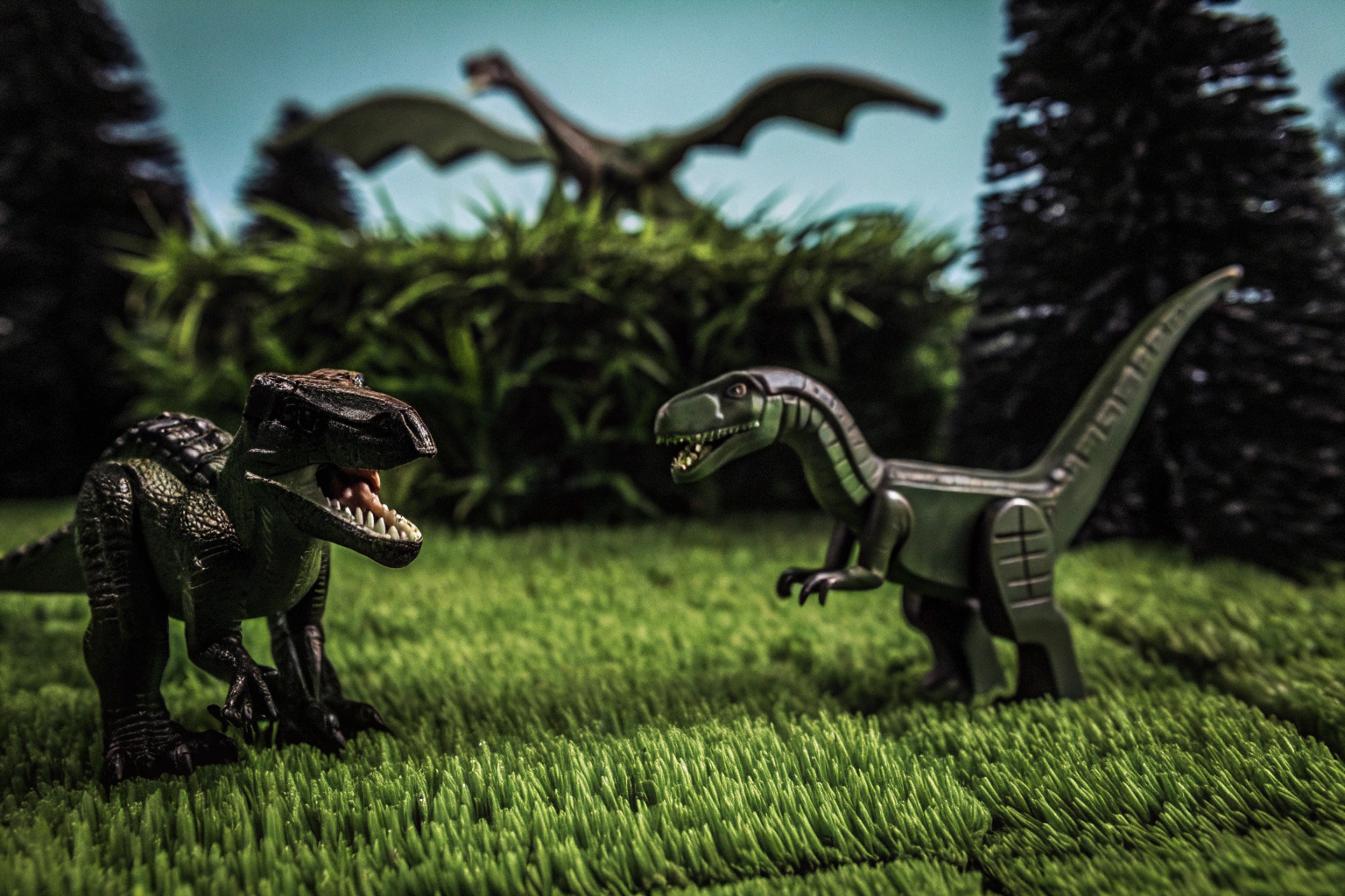 Lego Creator Dinosaurier Set mit T-Rex, Triceratops und Pterodactylus Figuren. Lego Creator Dinosaurier