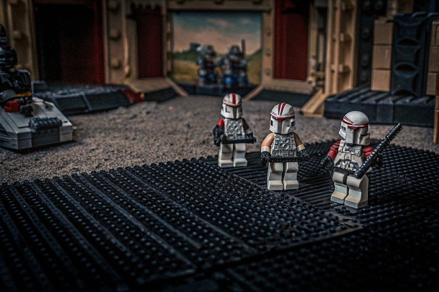 LEGO Star Wars 75372 Clone Trooper & Battle Droid Battle Pack in Aktion, ideal für kreative Rollenspiele. LEGO Star Wars Clone Trooper & Battle Droid Battle Pack